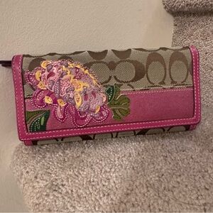 Coach Peony Applique Signature Wallet